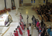 Isus însoțit de copiii parohiei